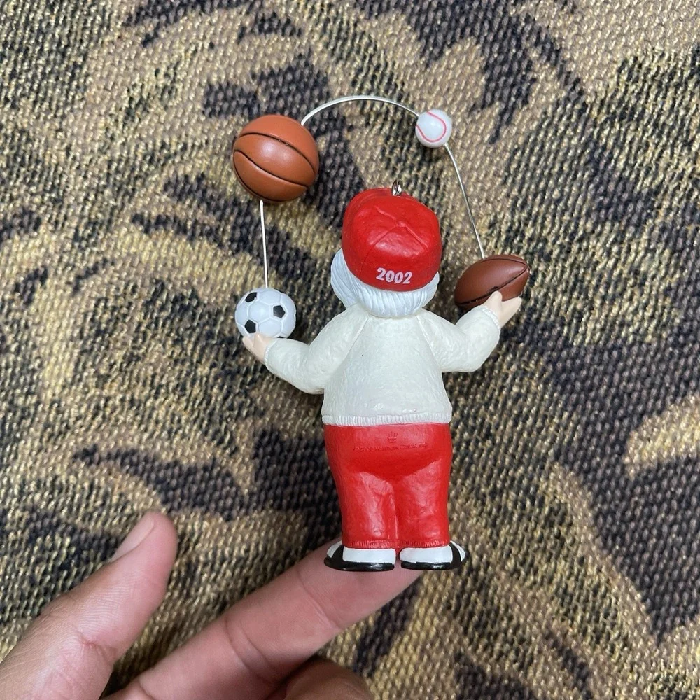 2002 Hallmark Keepsake Ornament Santa The Biggest Fan QX8733